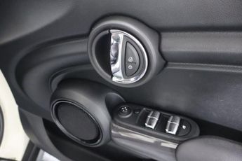 MINI HATCH 1.5 Cooper Hatchback 5dr Petrol Steptronic Euro 6 (s/s) (136 ps)