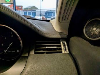 LAND ROVER RANGE ROVER EVOQUE 2.2 SD4 Dynamic SUV 5dr Diesel Auto 4WD Euro 5 (s/s) (190 ps)