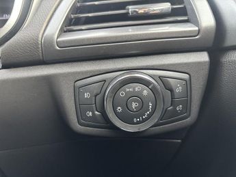 FORD MONDEO 2.0 TiVCT Titanium Saloon 4dr Petrol Hybrid CVT Euro 6 (s/s) (18