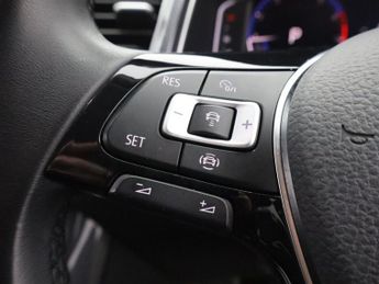 VOLKSWAGEN T-ROC 1.5 TSI GPF EVO SEL SUV 5dr Petrol DSG Euro 6 (s/s) (150 ps)