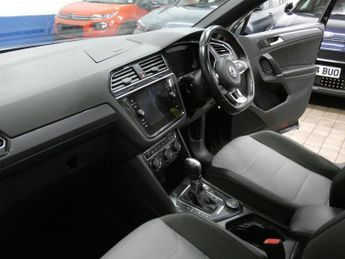 VOLKSWAGEN TIGUAN 2.0 TSI R-Line SUV 5dr Petrol DSG 4Motion Euro 6 (s/s) (180 ps)