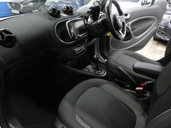 SMART FORTWO 17.6kWh Premium Coupe 2dr Electric Auto (22kW Charger) (82 ps)