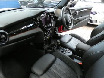 MINI Electric Hatch Cooper SE 32.6kWh Level 3 Hatchback 3dr Electric Auto (184 ps)