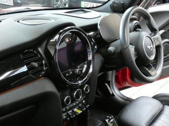 MINI Electric Hatch Cooper SE 32.6kWh Level 3 Hatchback 3dr Electric Auto (184 ps)