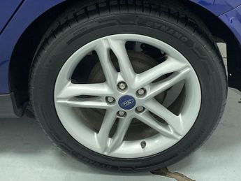 FORD FOCUS 1.0T EcoBoost Titanium Hatchback 5dr Petrol Manual Euro 6 (s/s) 