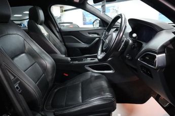 JAGUAR F-PACE 2.0 D180 Chequered Flag SUV 5dr Diesel Auto AWD Euro 6 (s/s) (18