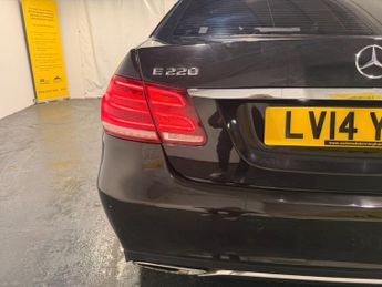 MERCEDES-BENZ E-CLASS 2.1 E220 CDI SE Saloon 4dr Diesel G-Tronic+ Euro 5 (s/s) (170 ps