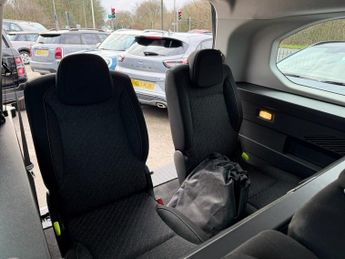 PEUGEOT e-Rifter 52kWh Allure Long MPV 5dr Electric Auto (7.4kW Charger) (136 ps)