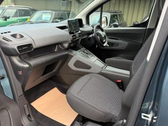 PEUGEOT e-Rifter 52kWh Allure Long MPV 5dr Electric Auto (7.4kW Charger) (136 ps)