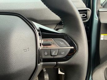 PEUGEOT e-Rifter 52kWh Allure Long MPV 5dr Electric Auto (7.4kW Charger) (136 ps)