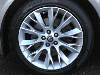 JAGUAR XF 2.2d Luxury Saloon 4dr Diesel Auto Euro 5 (s/s) (190 ps)