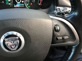 JAGUAR XF 2.2d Luxury Saloon 4dr Diesel Auto Euro 5 (s/s) (190 ps)