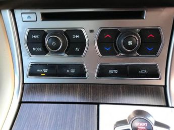 JAGUAR XF 2.2d Luxury Saloon 4dr Diesel Auto Euro 5 (s/s) (190 ps)