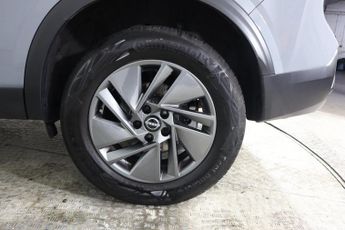 NISSAN QASHQAI 1.3 DIG-T MHEV Acenta Premium XTRON Euro 6 (s/s) 5dr