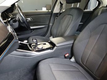 BMW 3 SERIES 2.0 330e 12kWh SE Pro Saloon 4dr Petrol Plug-in Hybrid Auto Euro