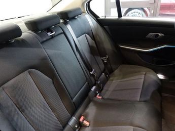 BMW 3 SERIES 2.0 330e 12kWh SE Pro Saloon 4dr Petrol Plug-in Hybrid Auto Euro