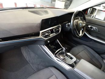 BMW 3 SERIES 2.0 330e 12kWh SE Pro Saloon 4dr Petrol Plug-in Hybrid Auto Euro