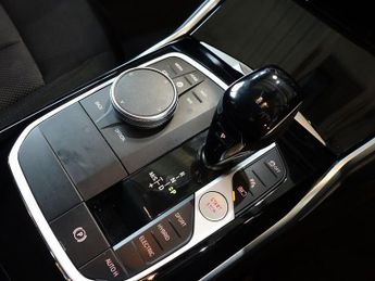 BMW 3 SERIES 2.0 330e 12kWh SE Pro Saloon 4dr Petrol Plug-in Hybrid Auto Euro