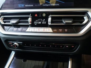 BMW 3 SERIES 2.0 330e 12kWh SE Pro Saloon 4dr Petrol Plug-in Hybrid Auto Euro