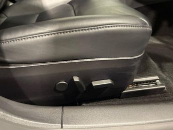 TESLA Model 3 Standard Range Plus Saloon 4dr Electric Auto RWD (241 bhp)