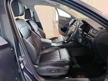 SKODA SUPERB 1.4 TSI iV 13kWh Laurin & Klement Hatchback 5dr Petrol Plug-in H