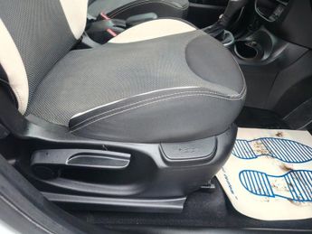 FIAT 500L 1.3 MultiJet Trekking MPV 5dr Diesel Dualogic Euro 5 (s/s) (85 b