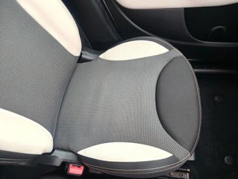 FIAT 500L 1.3 MultiJet Trekking MPV 5dr Diesel Dualogic Euro 5 (s/s) (85 b