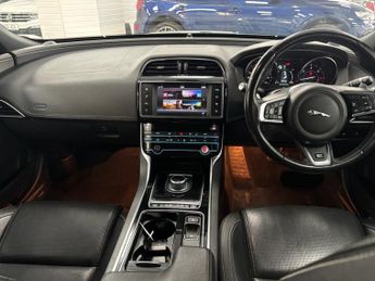 JAGUAR XE 2.0d R-Sport Saloon 4dr Diesel Auto Euro 6 (s/s) (180 ps)