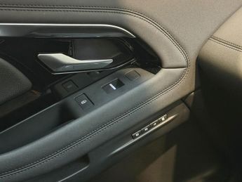 LAND ROVER RANGE ROVER EVOQUE 2.0 D150 SE SUV 5dr Diesel Auto 4WD Euro 6 (s/s) (150 ps)