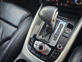 AUDI Q5 2.0 TDI S line Plus SUV 5dr Diesel S Tronic quattro Euro 5 (s/s)