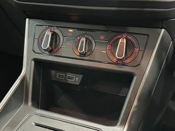 VOLKSWAGEN POLO 1.0 TSI SE Hatchback 5dr Petrol DSG Euro 6 (s/s) (95 ps)