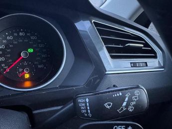 VOLKSWAGEN TIGUAN 1.5 TSI Life SUV 5dr Petrol DSG Euro 6 (s/s) (150 ps)