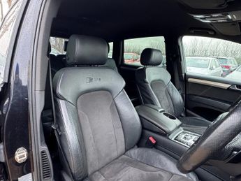 AUDI Q7 3.0 TDI V6 S line SUV 5dr Diesel Tiptronic quattro Euro 4 (240 p