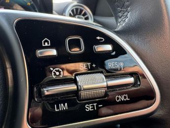 MERCEDES-BENZ EQA EQA 250 66.5kWh Sport SUV 5dr Electric Auto 