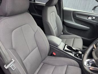 VOLVO XC40 Recharge 69kWh Core SUV 5dr Electric Auto 