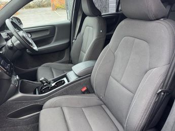 VOLVO XC40 Recharge 69kWh Core SUV 5dr Electric Auto 