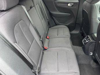 VOLVO XC40 Recharge 69kWh Core SUV 5dr Electric Auto 