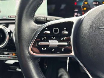 MERCEDES-BENZ A-CLASS 1.3 A200 Sport (Executive) Hatchback 5dr Petrol 7G-DCT Euro 6 (s