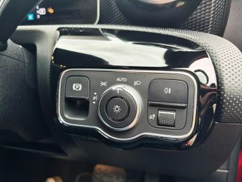 MERCEDES-BENZ A-CLASS 1.3 A200 Sport (Executive) Hatchback 5dr Petrol 7G-DCT Euro 6 (s