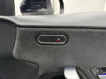 MERCEDES-BENZ A-CLASS 2.0 A250 AMG Line (Premium) Hatchback 5dr Petrol 7G-DCT Euro 6 (