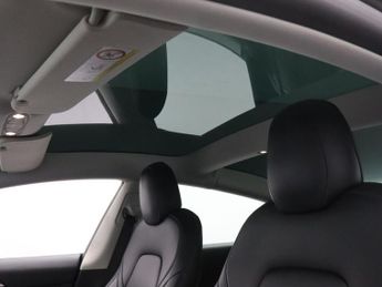 TESLA Model 3 Standard Range Plus Saloon 4dr Electric Auto RWD (241 bhp)