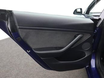 TESLA Model 3 Standard Range Plus Saloon 4dr Electric Auto RWD (241 bhp)