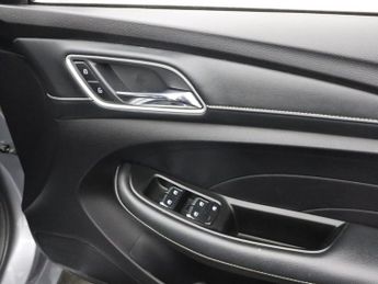 MG MG 5 52.5kWh Exclusive Estate 5dr Electric Auto (156 ps)