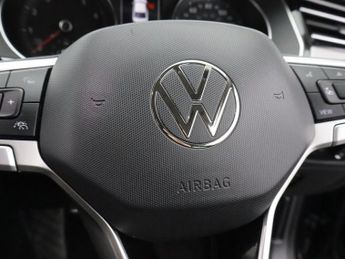 VOLKSWAGEN PASSAT 1.5 TSI EVO SEL Saloon 4dr Petrol DSG Euro 6 (s/s) (150 ps)