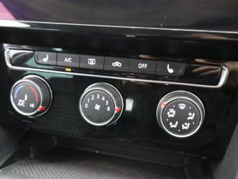 VOLKSWAGEN PASSAT 1.5 TSI EVO SEL Saloon 4dr Petrol DSG Euro 6 (s/s) (150 ps)