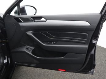 VOLKSWAGEN PASSAT 1.5 TSI EVO SEL Saloon 4dr Petrol DSG Euro 6 (s/s) (150 ps)