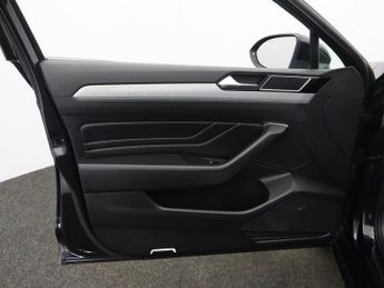 VOLKSWAGEN PASSAT 1.5 TSI EVO SEL Saloon 4dr Petrol DSG Euro 6 (s/s) (150 ps)