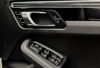 PORSCHE MACAN 3.0T V6 S PDK 4WD Euro 6 (s/s) 5dr