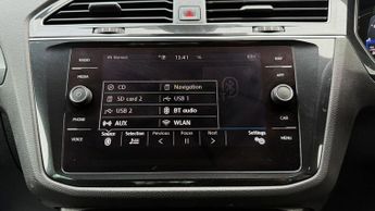 VOLKSWAGEN TIGUAN 1.5 TSI EVO R-Line Tech DSG Euro 6 (s/s) 5dr