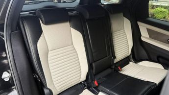LAND ROVER DISCOVERY SPORT 2.0 P200 MHEV R-Dynamic SE Auto 4WD Euro 6 (s/s) 5dr